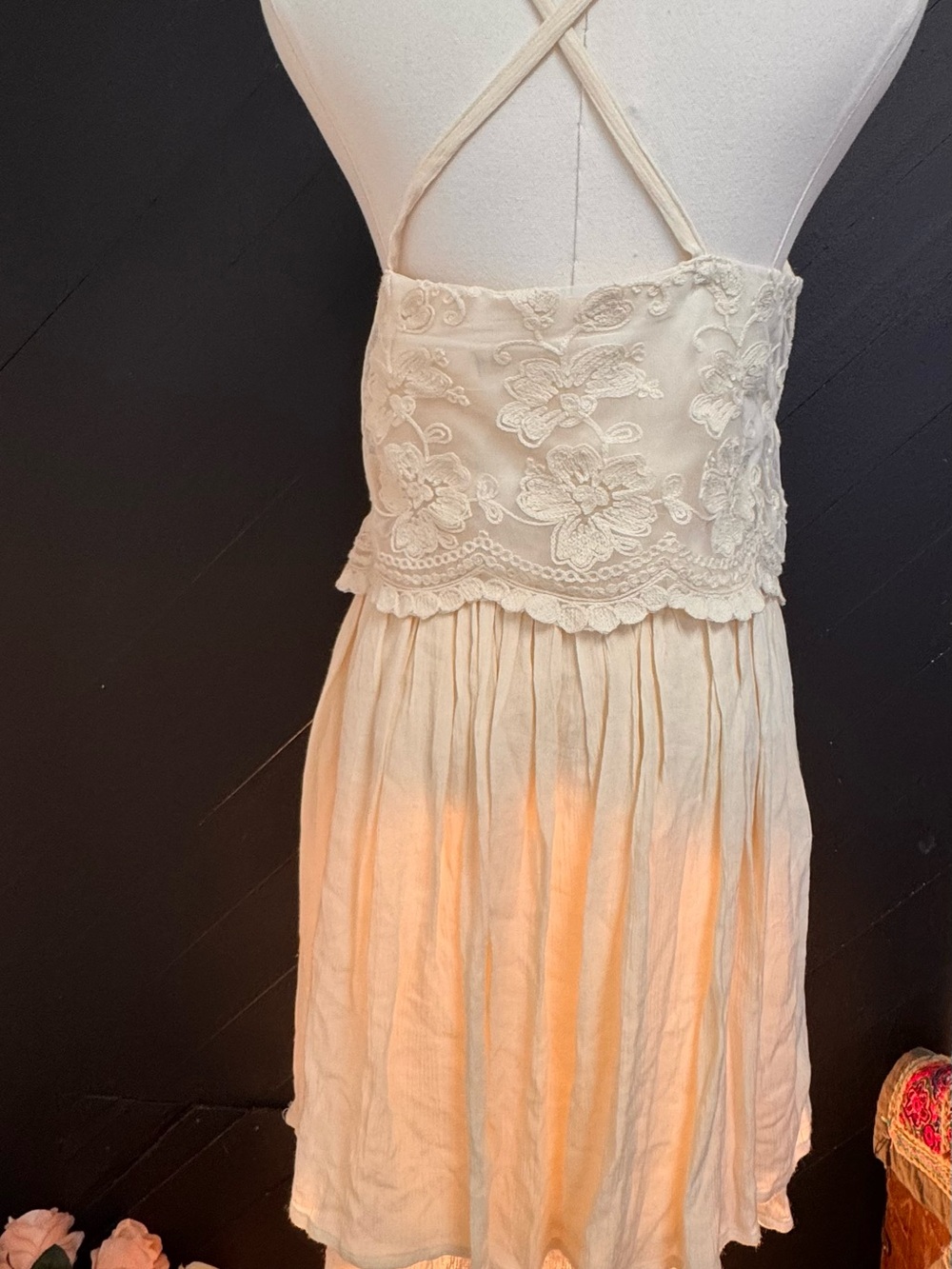 Hollister Cream Lace Overlay Dress size Large - Picture 3 of 12